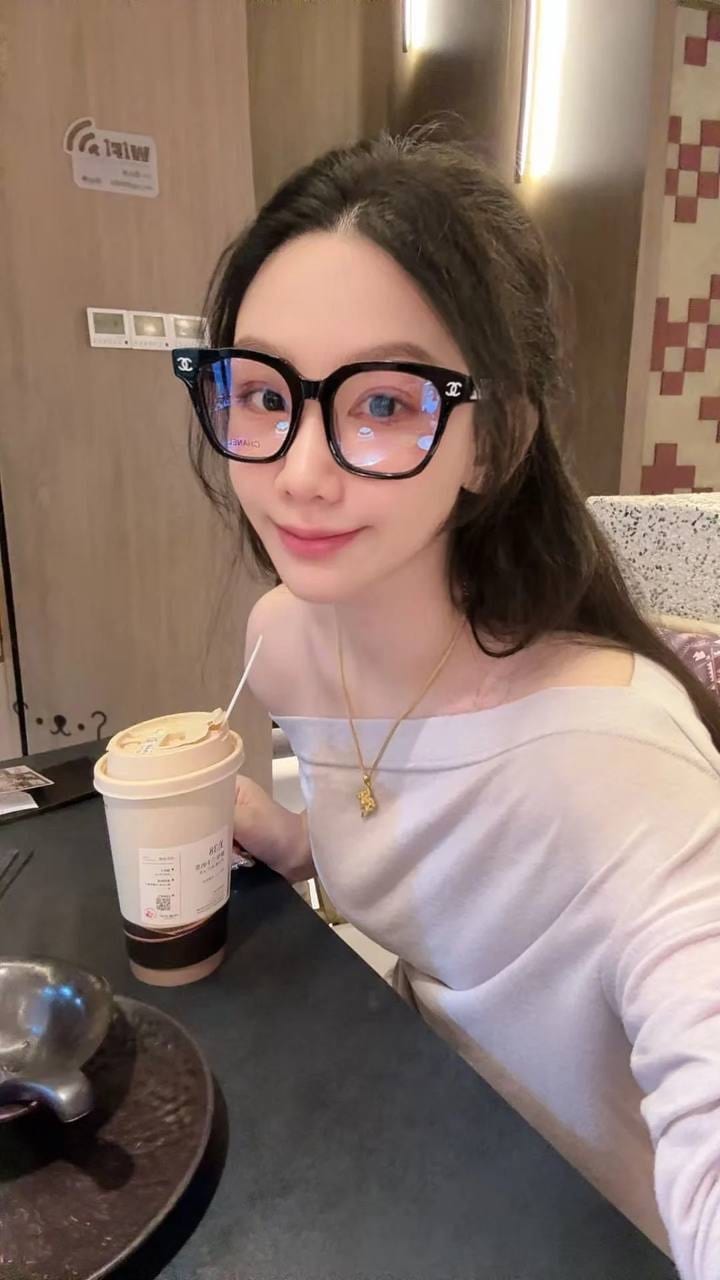 大胸肥臀姐姐