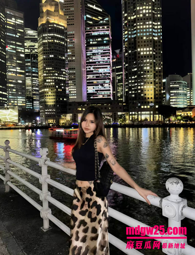 新加坡混血小网红 tashi露脸自拍视频流出 与男友口交做爱揉奶自慰