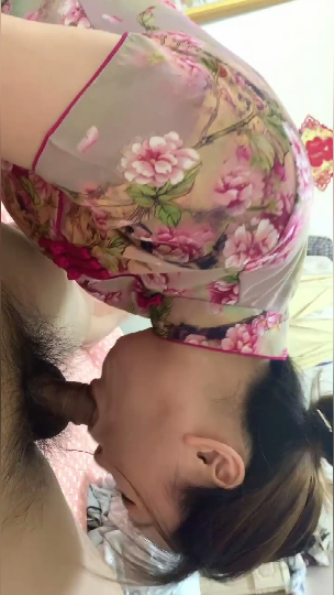 居家母子乱伦妈妈穿上了风骚的旗袍跟儿子乱伦 的封面