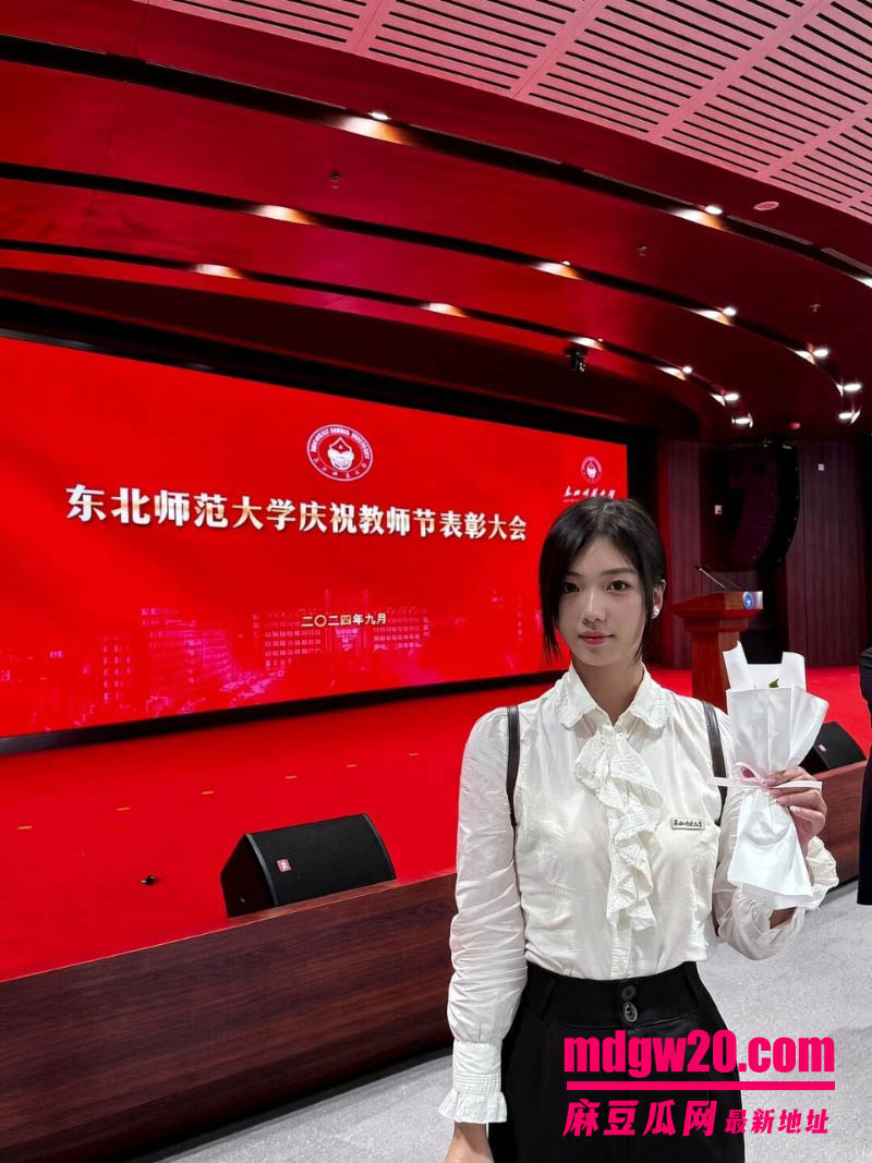 东北师范大学王涵小情侣露脸实拍 被按头深喉口交 黑丝在镜头下闪着光泽真实感拉满