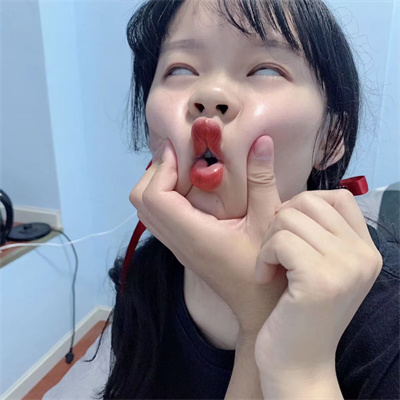 母猪一脸无辜的表情，爸爸会操的更用力吗～