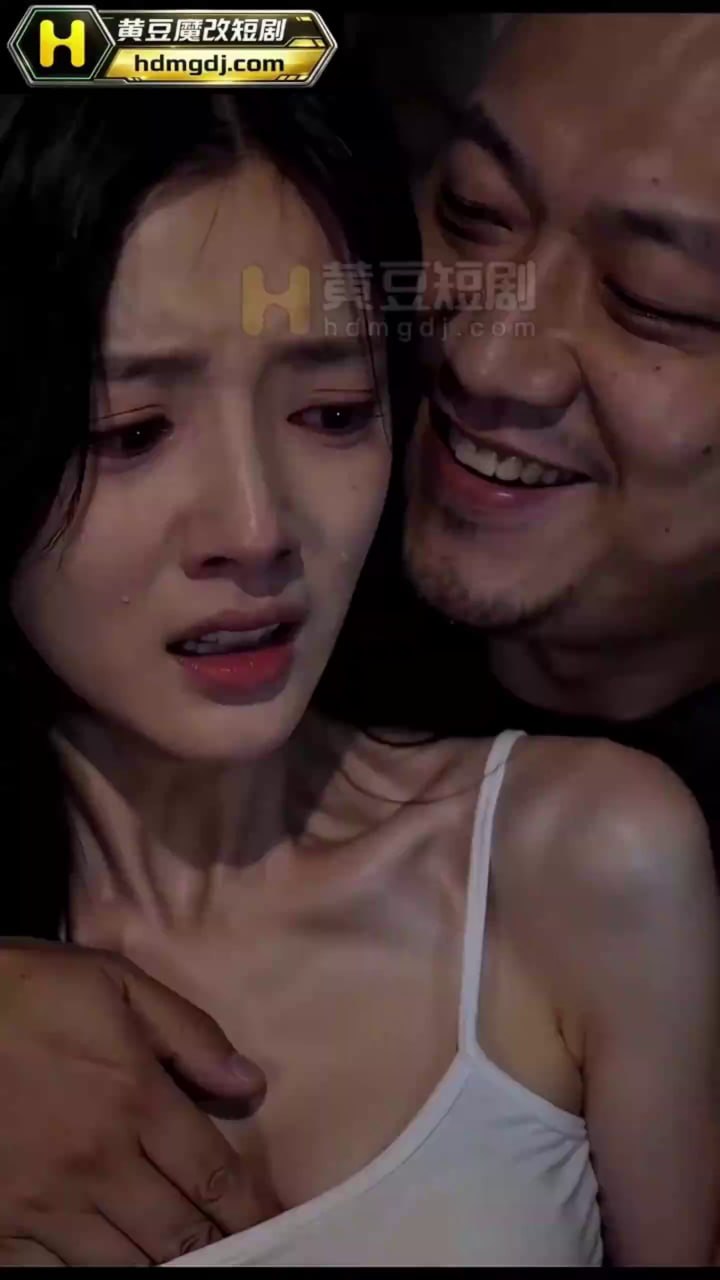 AI成人短剧 大巴偷情记 狭窄大巴座位的禁忌征服与熟男掠夺
