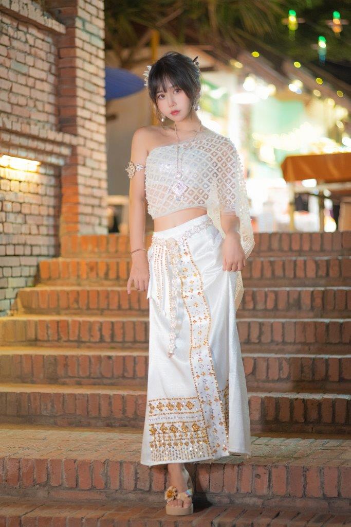 - 西双版纳 傣服 银 的封面