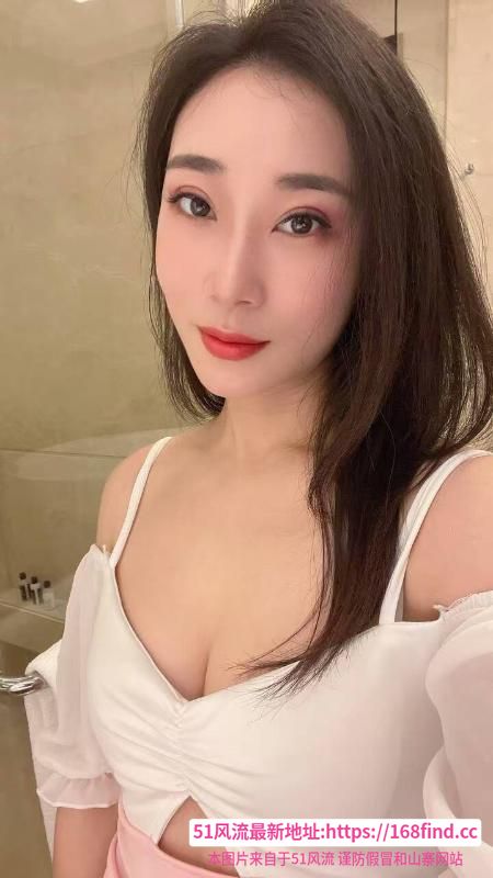 丰满迷人美少妇