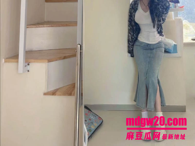 吉林四平反差婊包子雪 不雅视频合集流出 清纯眼镜萌妹美乳翘臀对镜诱惑自拍