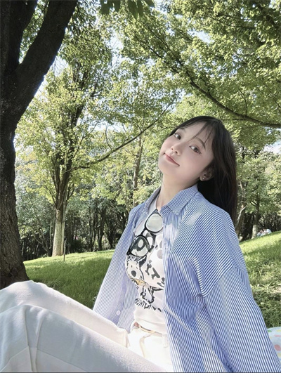 极品高冷女生在主人面前还是个骚母狗想要的加我我给联系方式