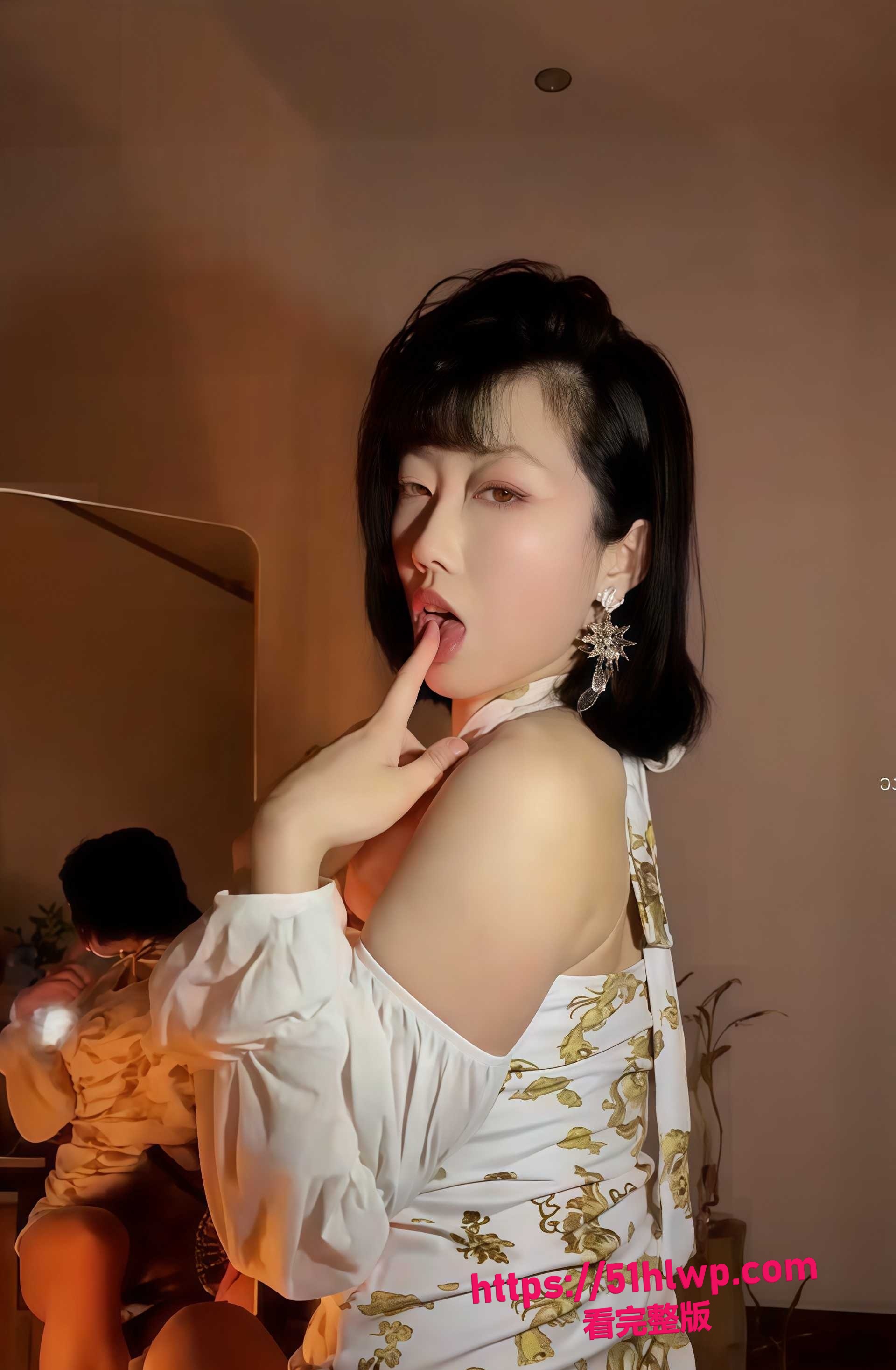 抖音舞蹈网红 紫月很会跳 定制扭胯热舞视频合集 首次露逼特写曝光 - 51吃瓜