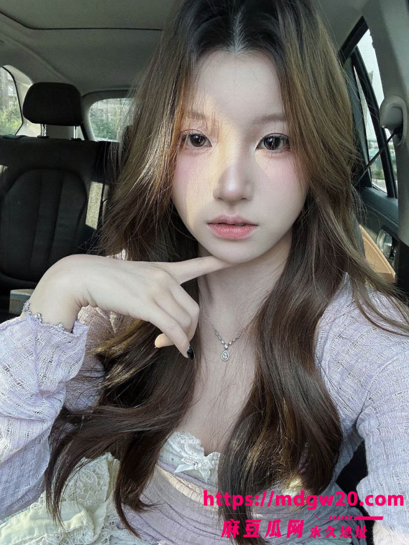 顶级高颜值反差婊张羽希不雅视频合集 被金主各种花样调教 滴蜡深喉后入猛操
