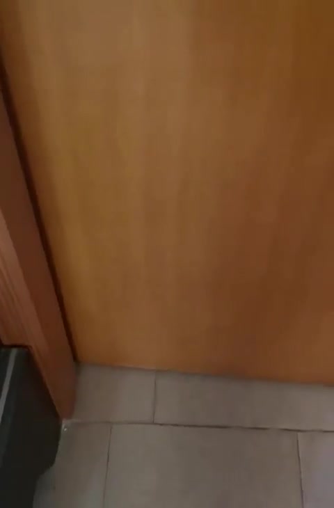【母子乱伦】偷偷操妈妈不料中途醒了被赶走了。 のポスター